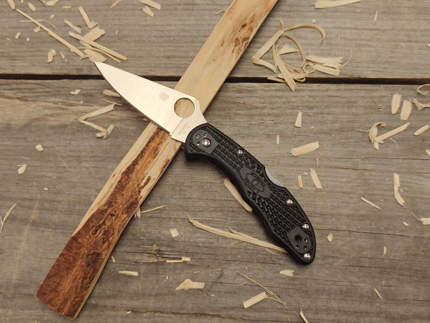 Spyderco Delica 4 2.88&quot; Lockback Knife / Black FRN / Satin VG10
