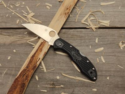 Spyderco Delica 4 2.88&quot; Wharncliffe Lockback Knife / Black FRN / Satin VG-10
