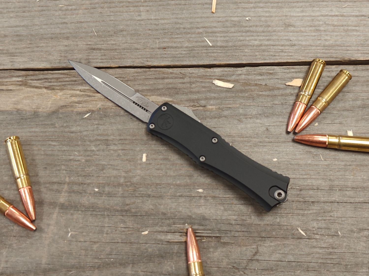 Microtech Hera II Mini Bayonet D/E 3" OTF Automatic Knife / Black Aluminum / Apocalyptic M390