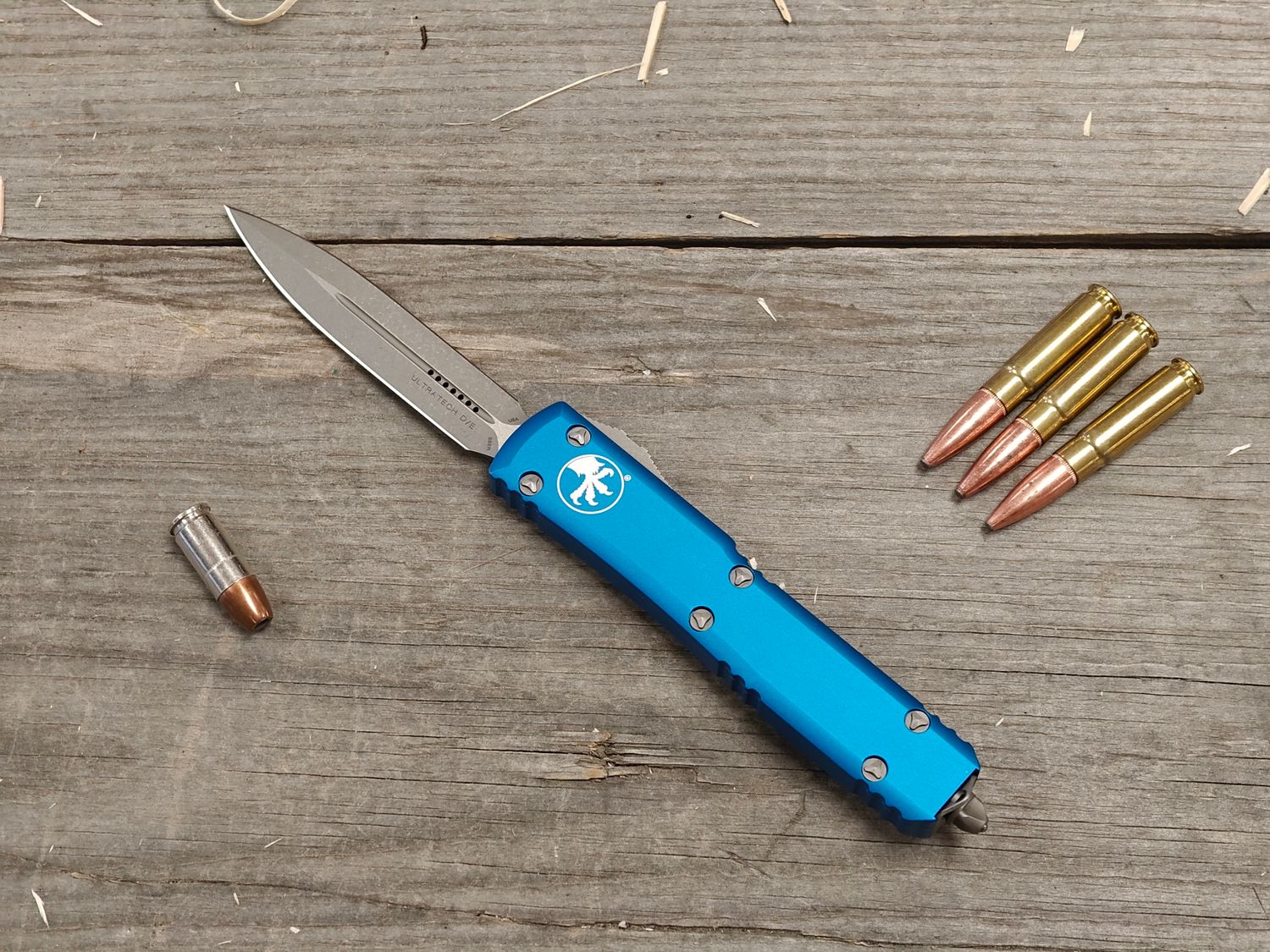 Microtech Ultratech D/E 3.4" OTF Automatic / Blue Aluminum / Apocalypse M390