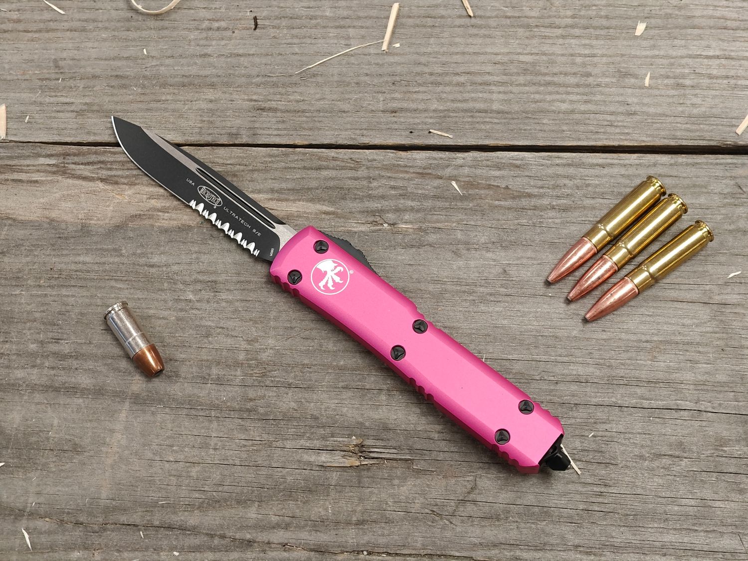 Microtech Ultratech S/E OTF / Pink Aluminum / Two Tone Partially Serrated M390