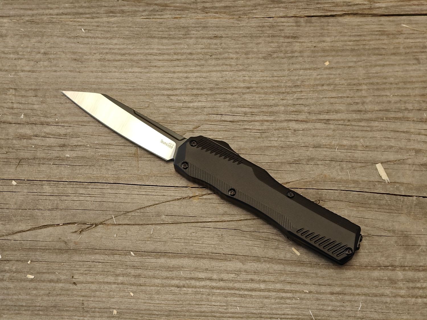 Kershaw Livewire 3.4&quot; Reverse Tanto OTF Auto / Black Aluminum / Two Tone Magnacut