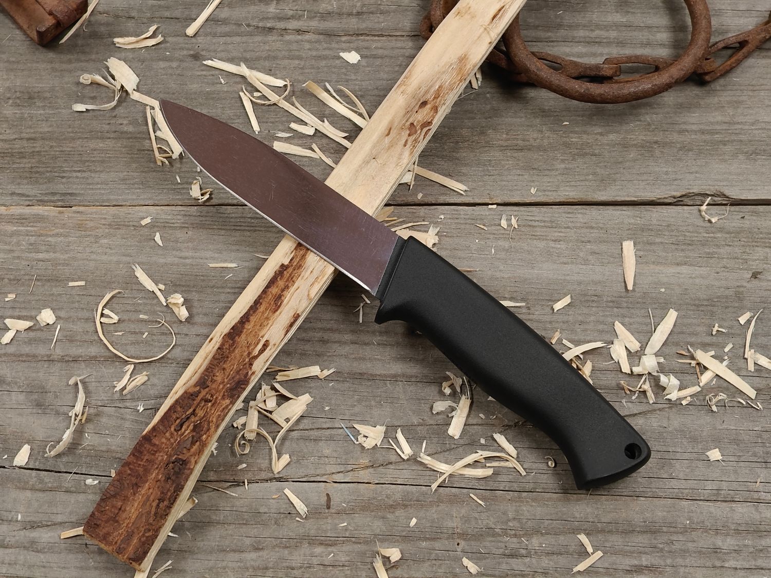 Gerber A475 Hunter 4.5&quot; Fixed Blade / Black Armorhide / Chrome Plated High Speed Tool Steel (Pre-Owned)