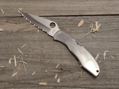 Spyderco Endura 2 Lockback Folder / Stainless Steel / Fully Serrated Aus-6 (Pre-Owned)