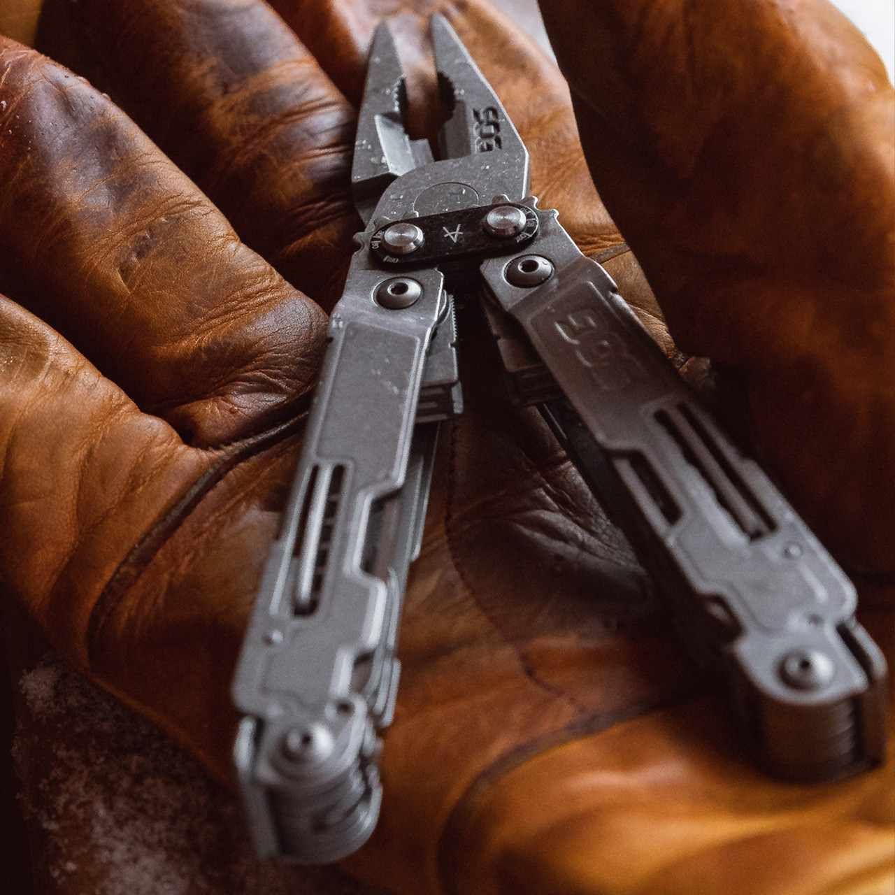 SOG PowerAccess Deluxe Multi-Tool / Stonewashed / 21-in-1