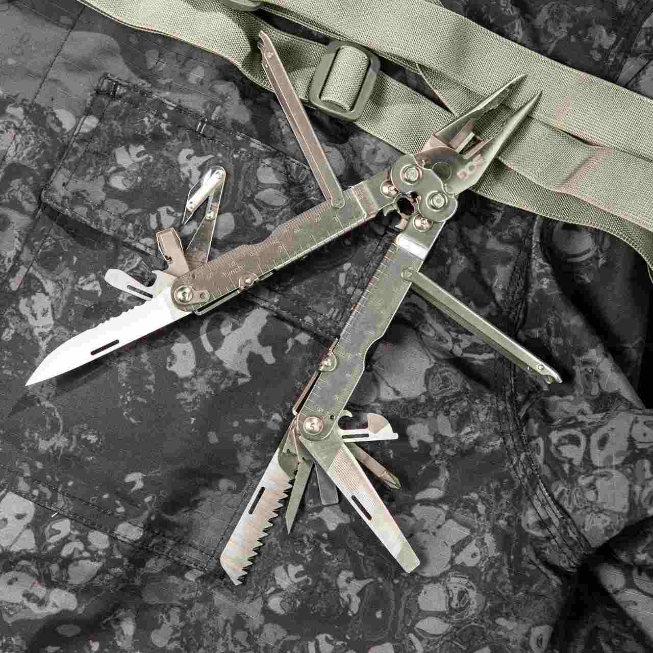 SOG Powerlock Multi-Tool / Stainless / 18-in-1