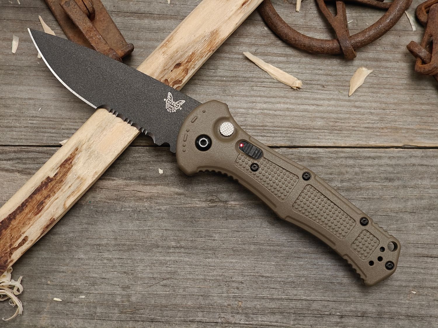 Benchmade Claymore 3.6" Partially Serrated Push Button Auto Folder / Ranger Green Grivory / Black CPM-D2