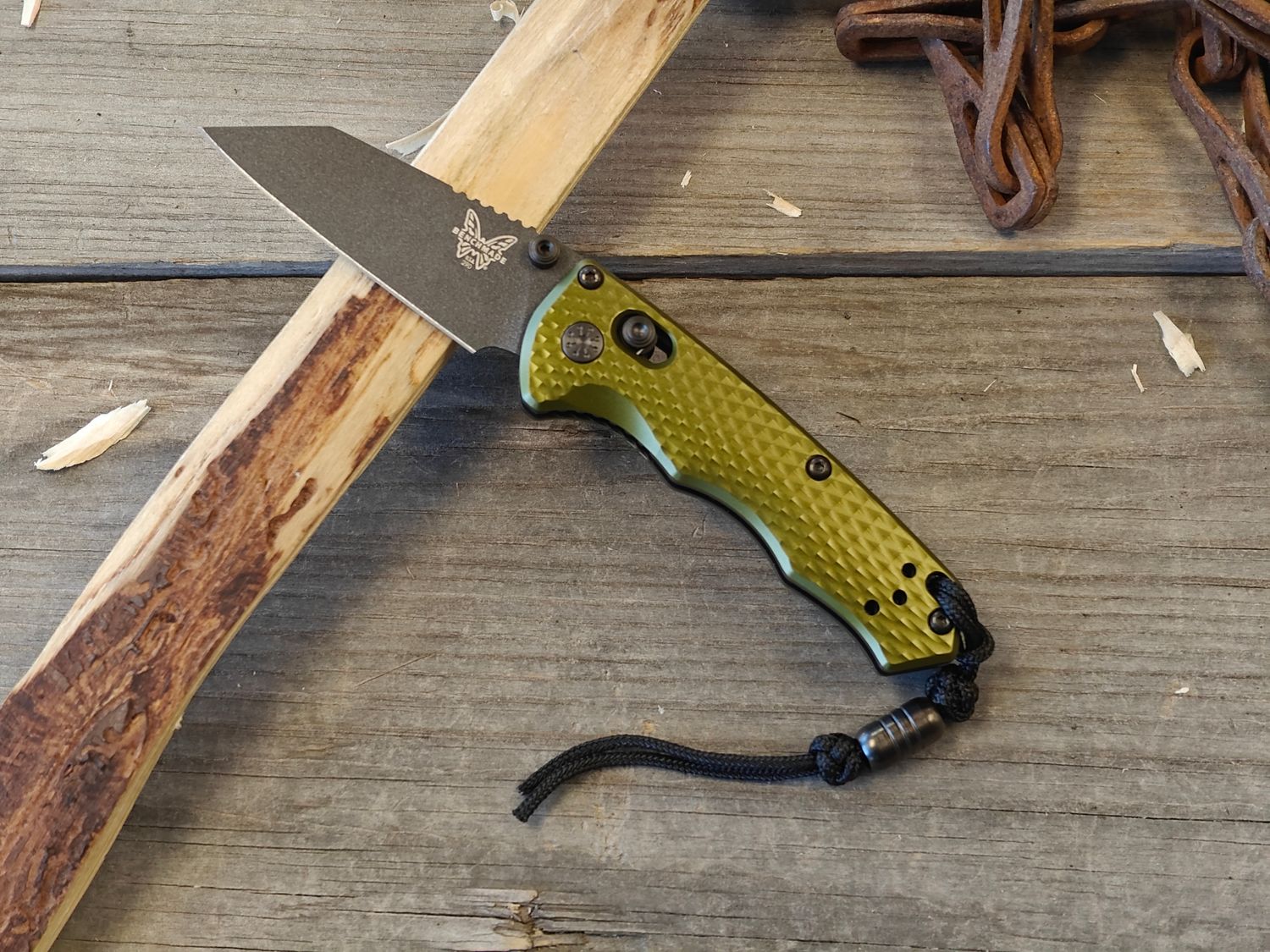 Benchmade Full Immunity 2.5" AXIS Lock Folder / Woodland Green Aluminum / Black M4