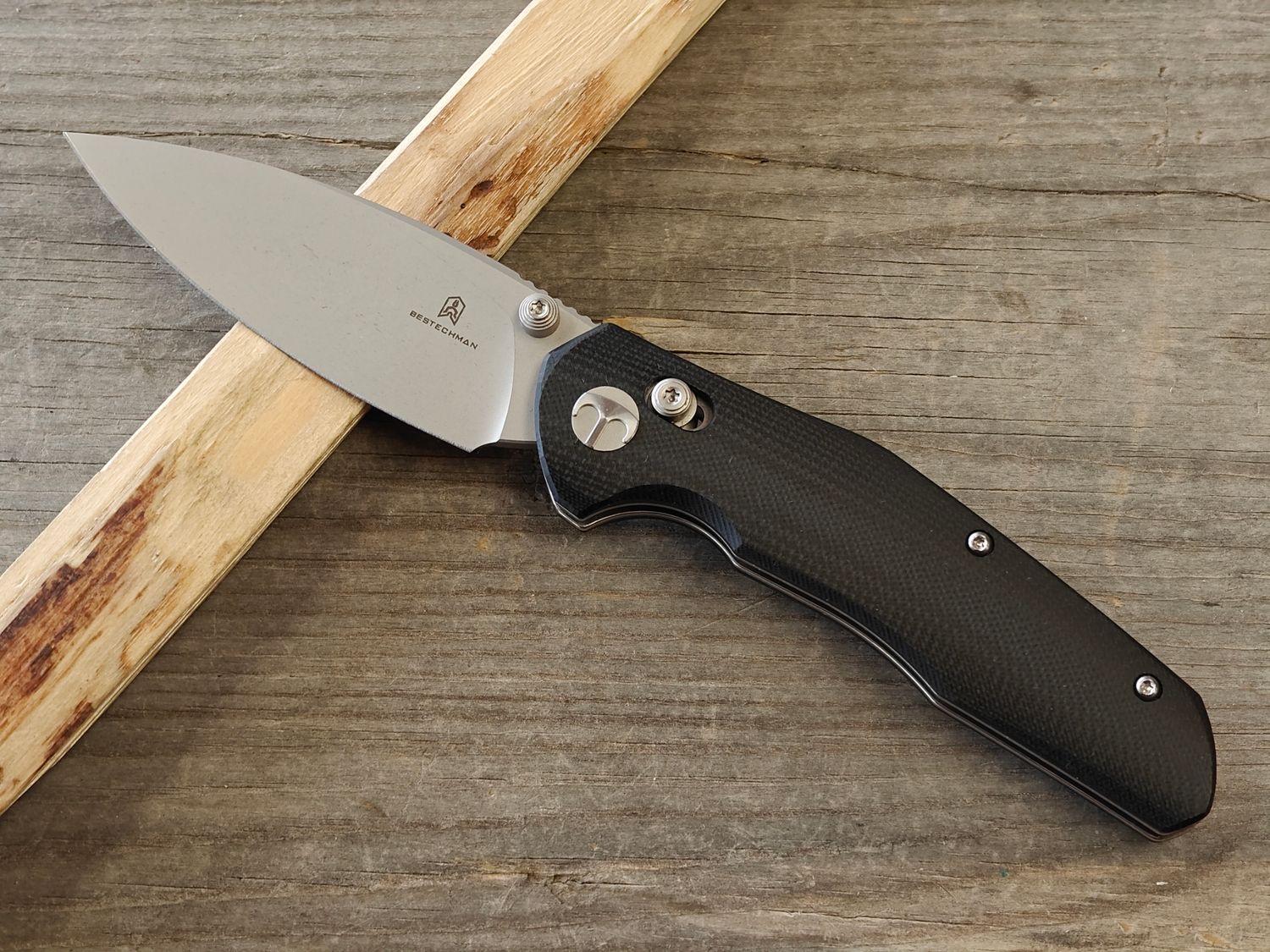 Bestech Ronan 3.25" Axis Lock / Black G10 / Stonewash 14C28N Sandvik