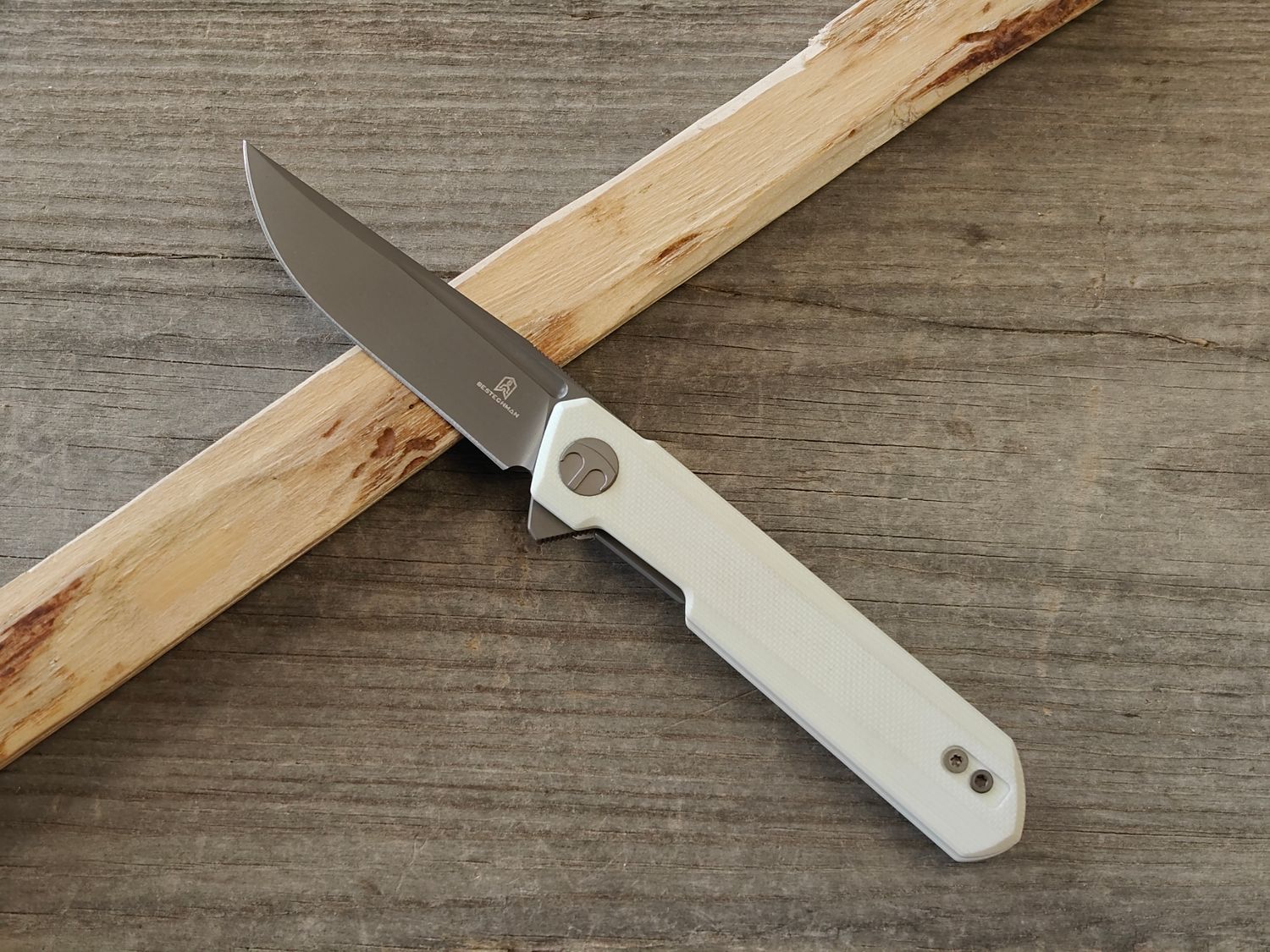 Bestech Mini Dundee 3" Linerlock / White G10 / Gray PVD Coated D2