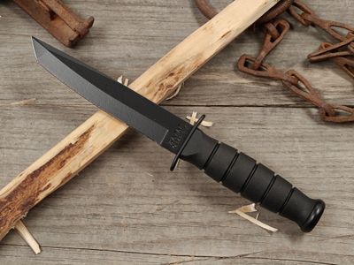Ka-Bar Short Tanto 5.25" Fighting Knife / Black Rubber Grip / Black Partially Serrated 1095