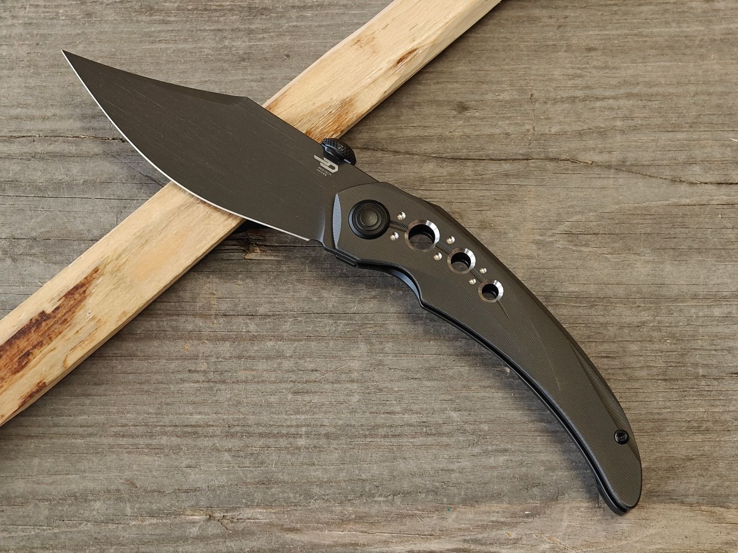 Bestech Knives Razon 3.87" Frame Lock / Black Titanium / Black Magnacut