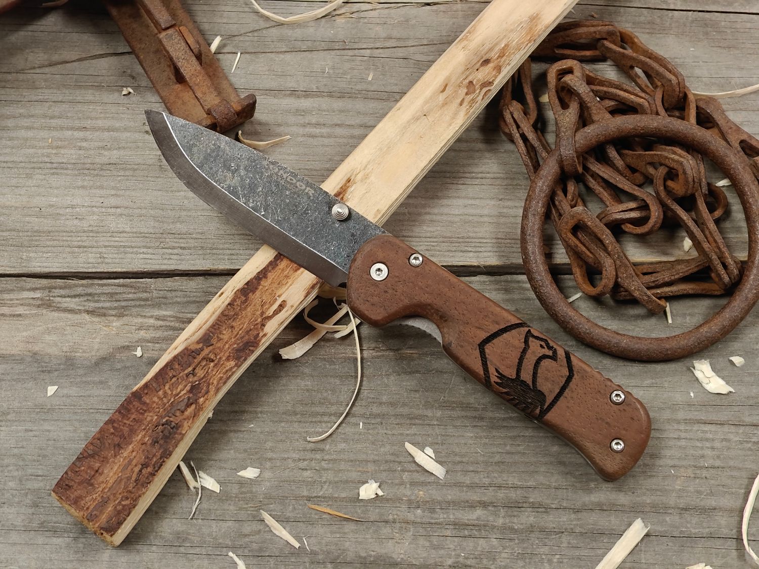 Condor Krakatoa 4.5" Frame Lock / Walnut Wood / Black Stonewash 1095