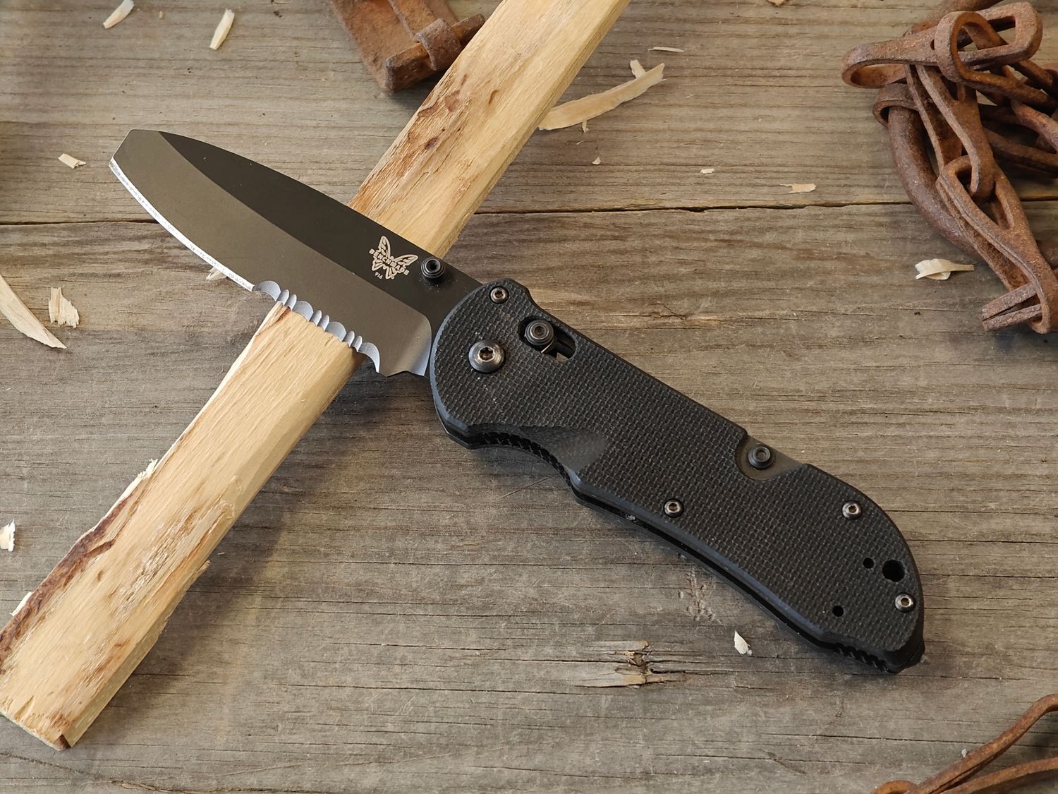 Benchmade Triage 3.4" Partially Serrated AXIS Lock Knife With Strap Cutter/ Black G10 / Black N680 (Pre-Owned)
