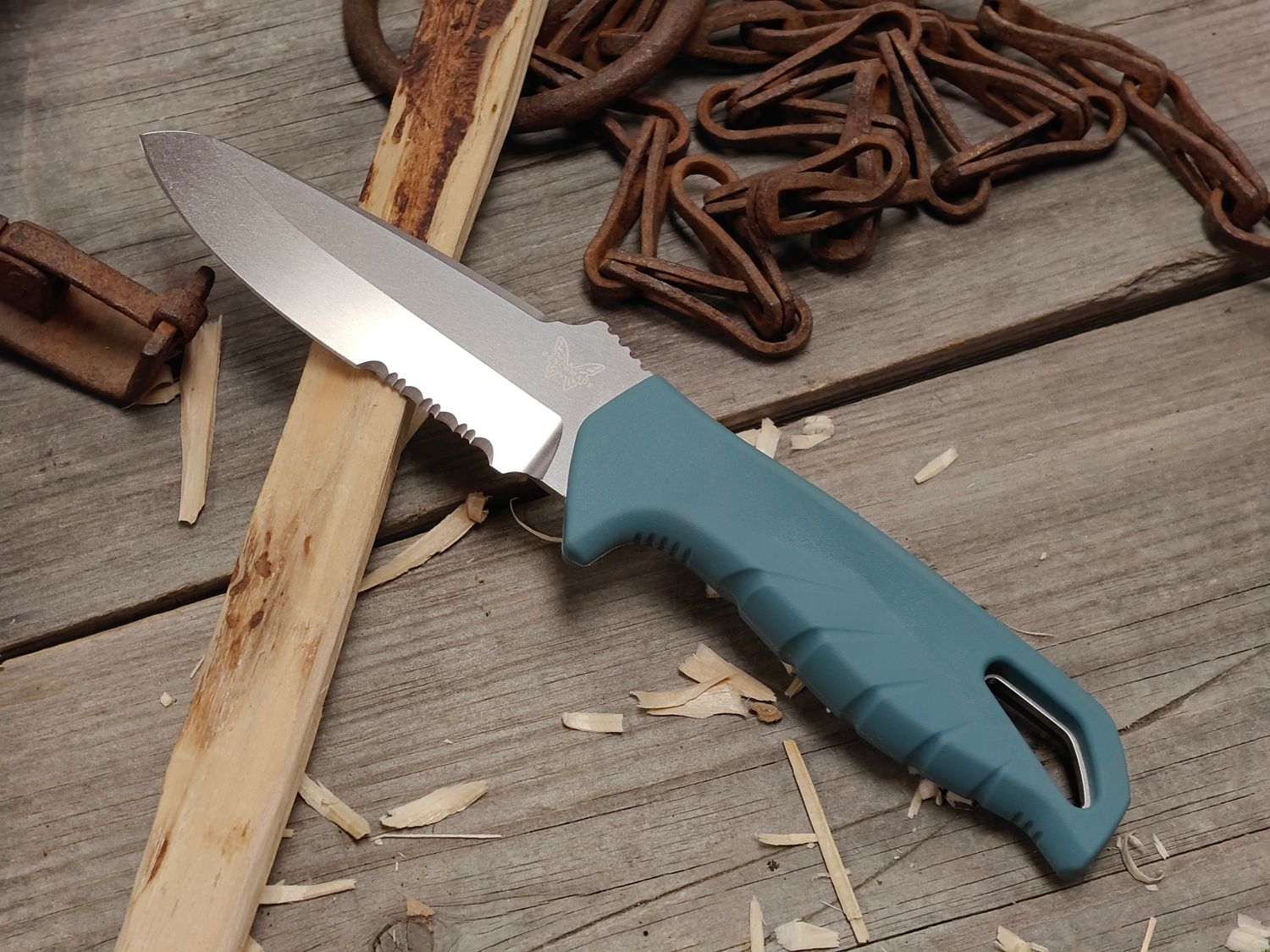 Benchmade Undercurrent 4.3" Partially Serrated Fixed Blade / Blue Santoprene / Stonewash CPM-MagnaCut