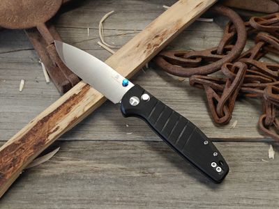 Bestech Goodboy Jr. 2.75" Button Lock / Black G10 / Satin D2