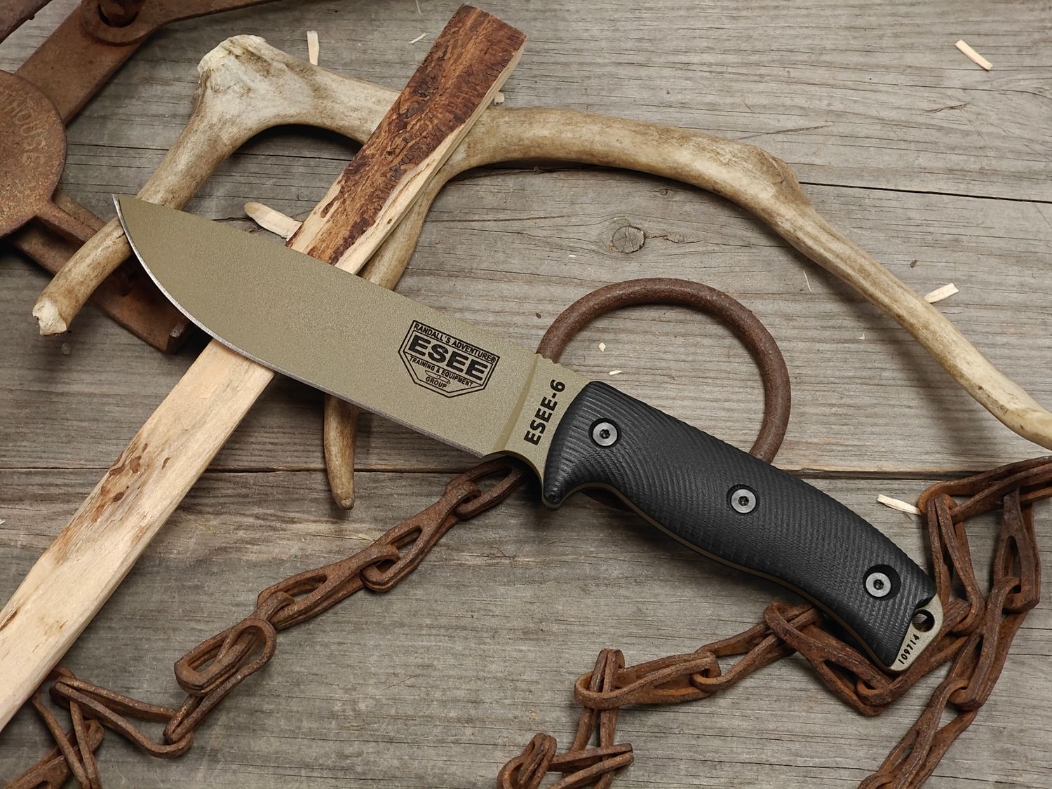 ESEE Model 6 6.5" Fixed Blade / Black 3D G10 / Flat Dark Earth 1095