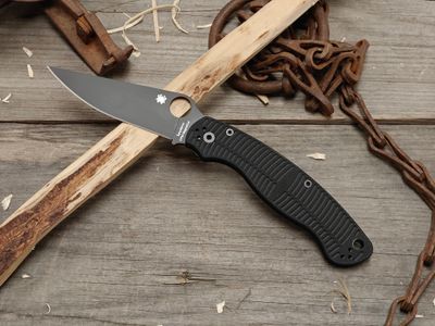 Spyderco Military 2 Salt 4" Compression Lock / Black G10 / Black CPM-MagnaCut