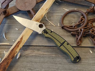 Spyderco Military 2 Salt 4" Compression Lock / Black &amp; Yellow G10 / Satin CPM-MagnaCut