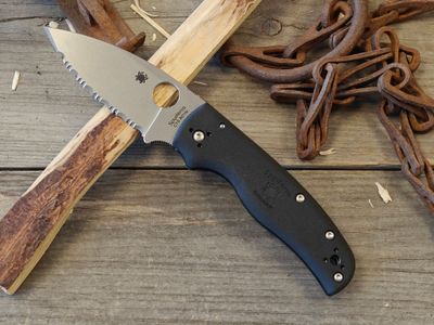 Spyderco Shaman Lightweight 3.6" Fully Serrated Compression Lock Folder / Black FRN / Satin CTS-BD1N