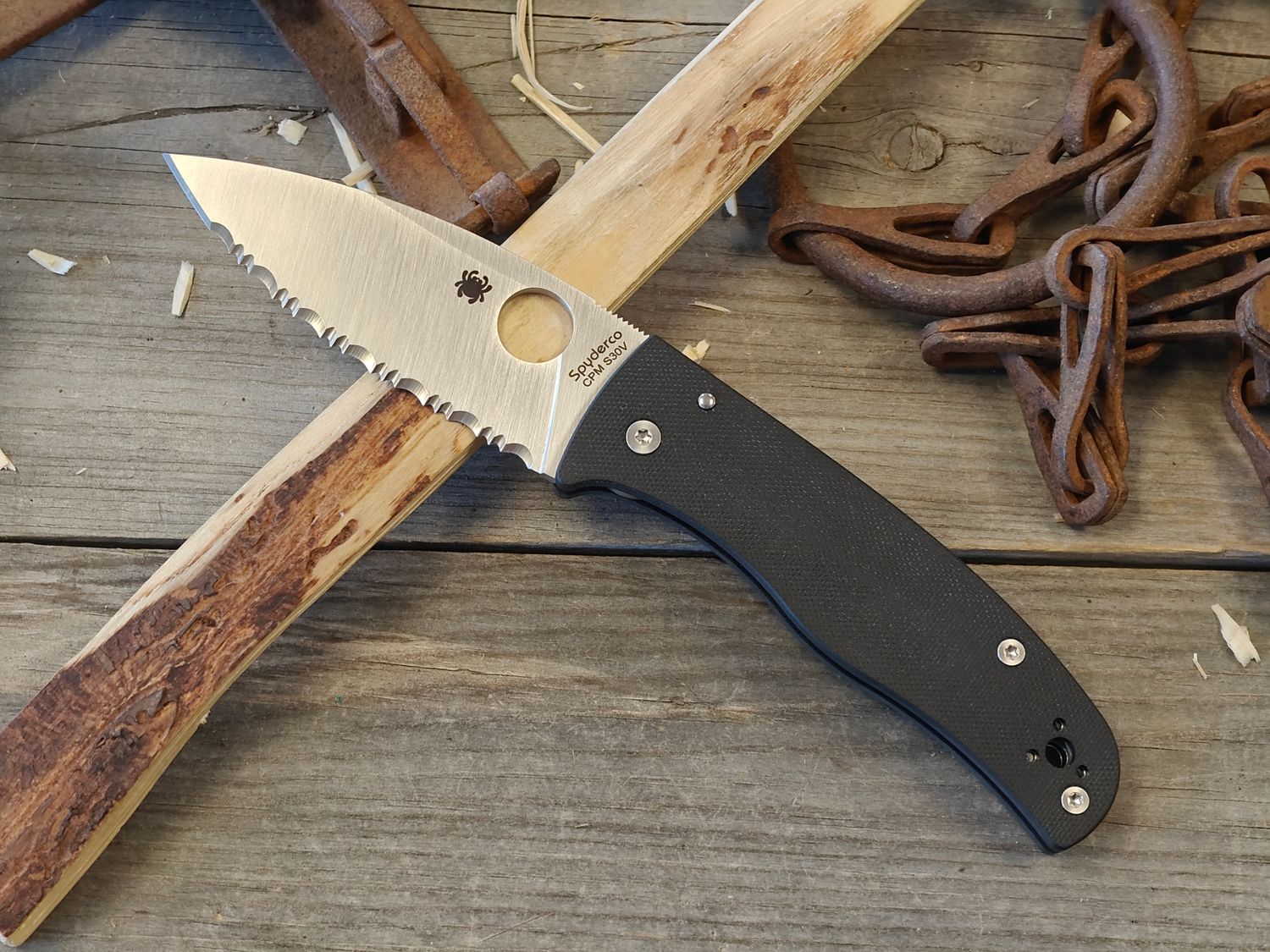 Spyderco Bodacious 3.5" Fully Serrated Compression Lock Folding Blade / Black G10 / Satin CPM-S30V
