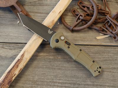 Benchmade Claymore 3.6" Tanto Automatic Buttonlock Folder / Ranger Green Grivory / Black CPM-D2