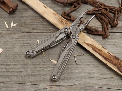 Leatherman Charge TTI 19 Tool Multi-tool / Titanium / Satin S30V (Pre-Owned)
