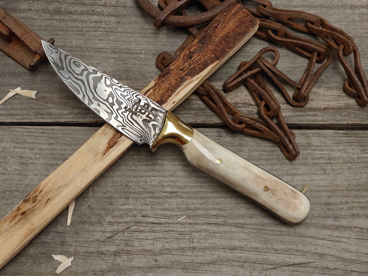 ABE Knives Damascus 29 Layer 3.75" Fixed Blade / Moose Antler &amp; Brass Bolster / 80CrV2 &amp; 15N20