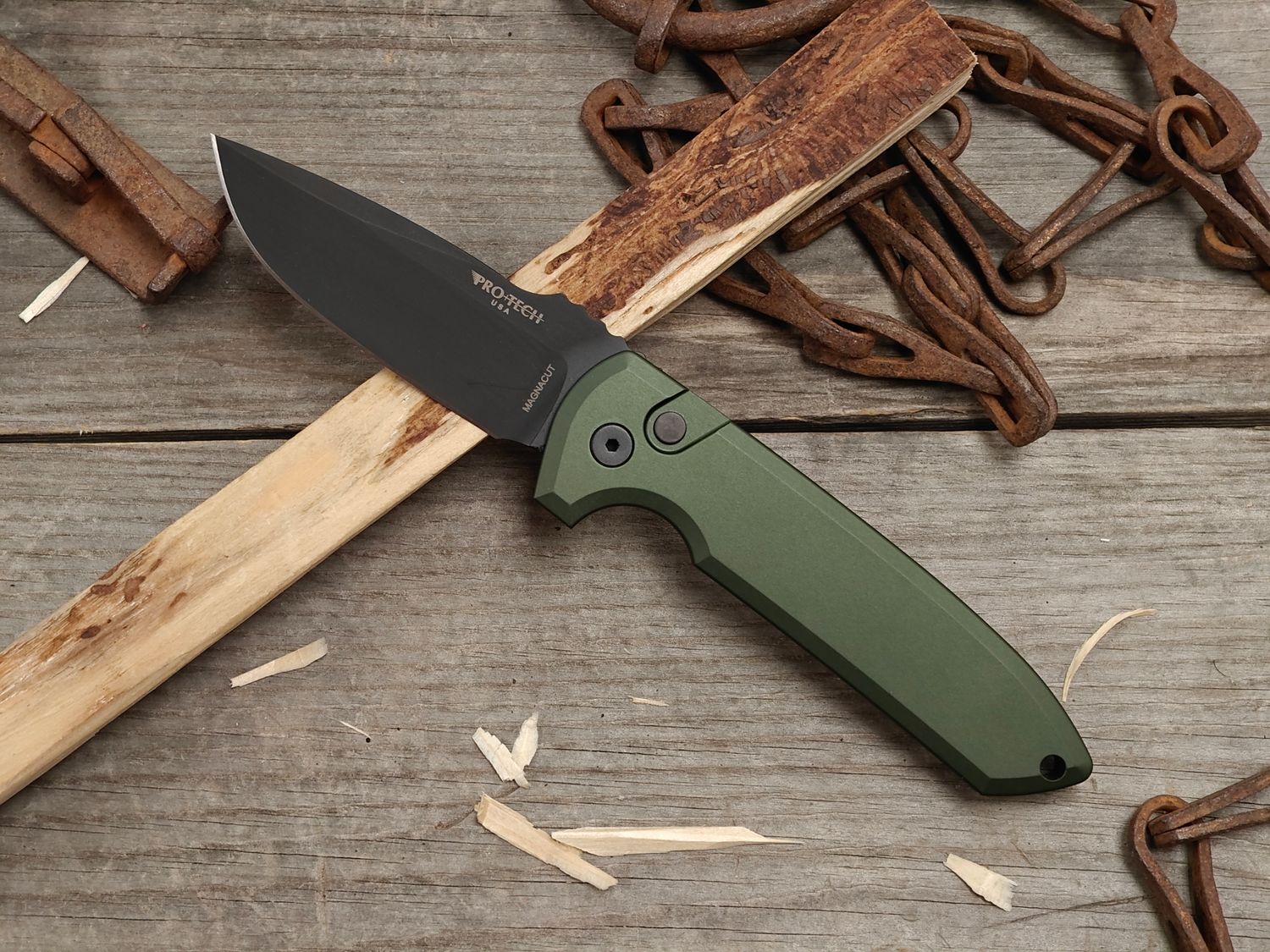 Pro-Tech Rockeye 3.625" Push Button Automatic Folder / Green Aluminum / DLC Black CPM-MagnaCut