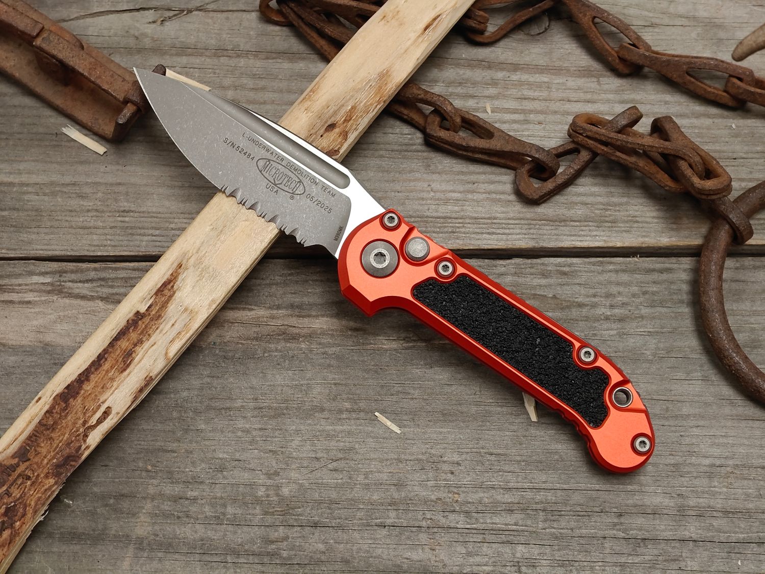 Microtech L.U.D.T Gen III 3.5" Partially Serrated S/E Push Button Automatic / Orange Aluminum / Apocalyptic Bohler M390MK