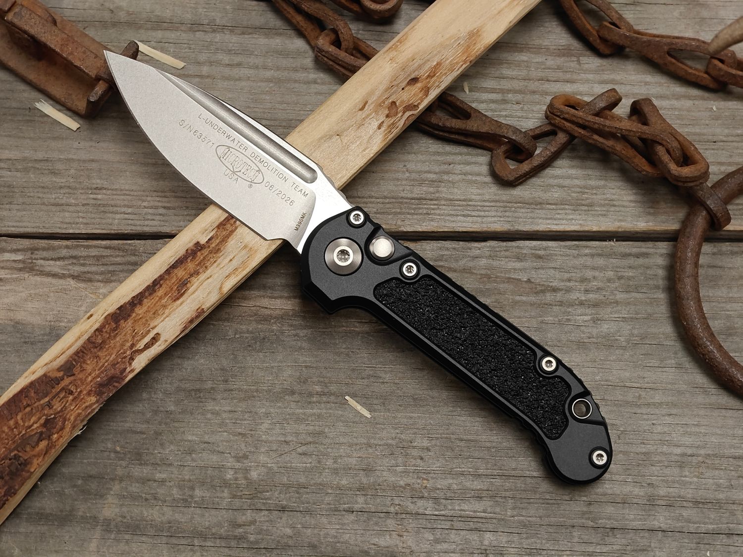 Microtech L.U.D.T Gen III 3.5" S/E Push Button Automatic / Black Aluminum / Stonewash Bohler M390MK