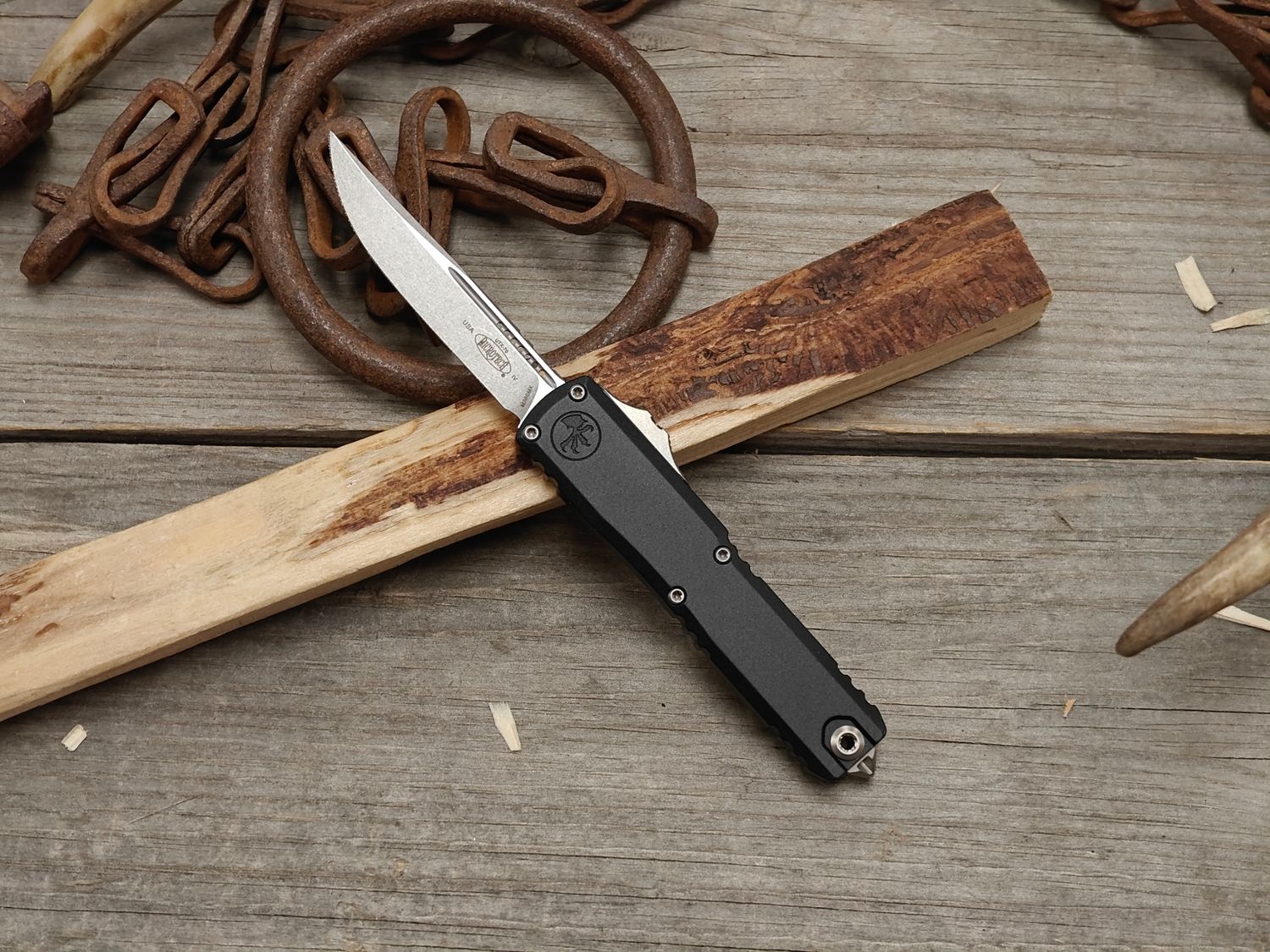 Microtech UTX-70 Gen IV S/E 3.5" OTF Automatic / Black Aluminum / Stonewash Bohler M390MK
