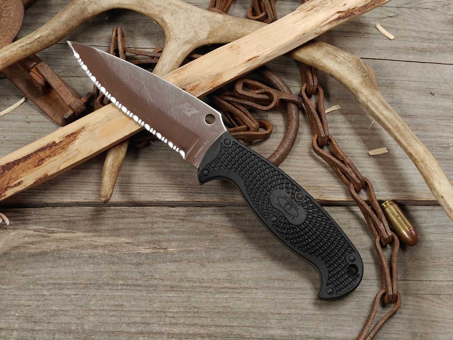 Spyderco Jumpmaster 4.5" F/S Fixed Blade / Black FRN / Satin H1