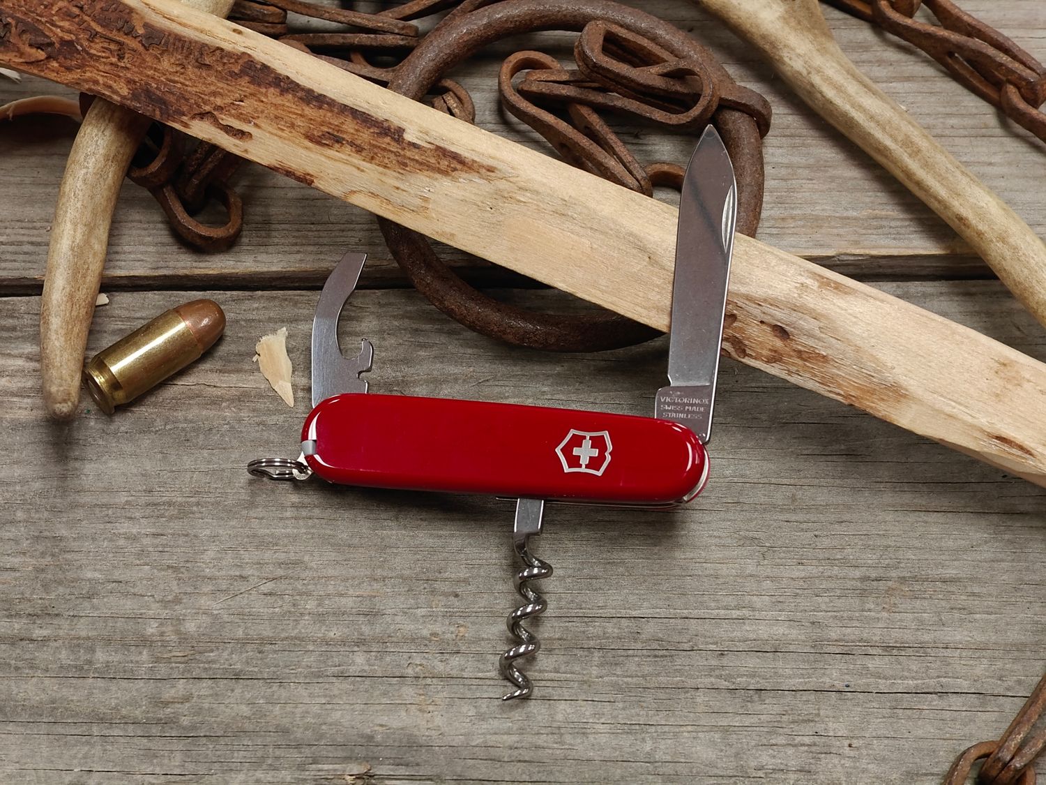 Victorinox Waiter / Red Polymer / 9 Tool Stainless Steel