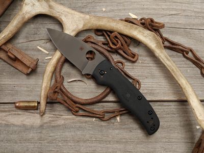 Spyderco Shaman Lightweight 3.6" S/E Compression Lock Folder / Black FRN / Black CTS-BD1N