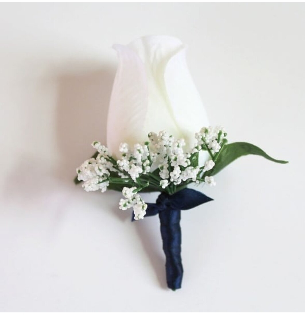 Fresh flower boutonniere