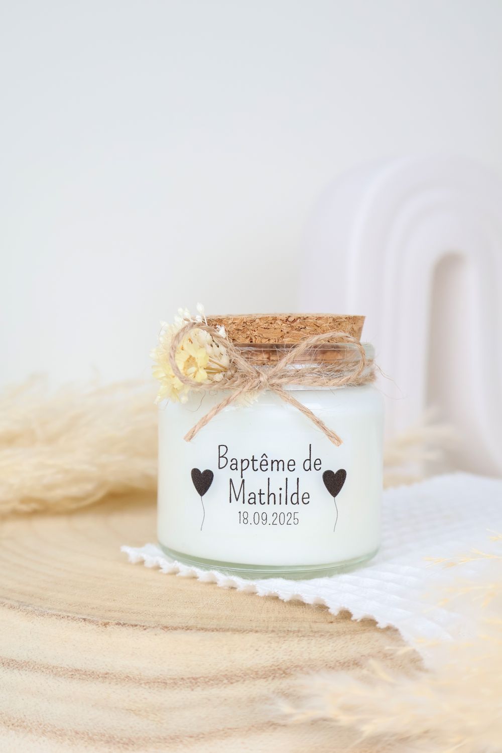 Bougie 100 ml bouchon avec fleurs séchées et étiquette transparente