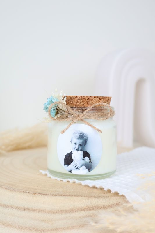 Bougie 100 ml bouchon liège avec fleurs séchées et étiquette