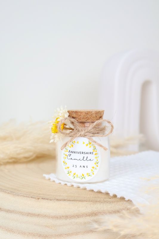 Bougie bouchon liège avec fleurs séchées et étiquette