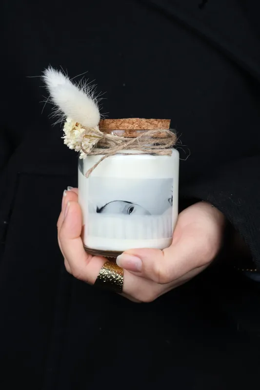 Bougie 200 ml bouchon avec fleurs séchées et étiquette transparente
