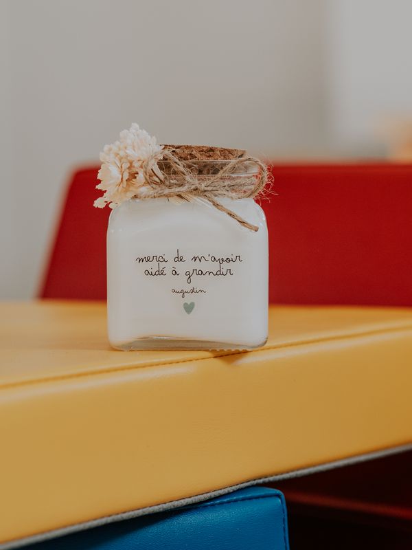 bougie personnalisée 120ml cadeau maîtresse avec fleurs séchées