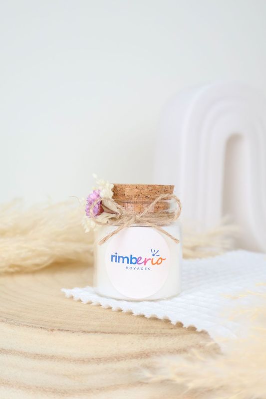 Bougie publicitaire personnalisée avec logo et fleurs séchées – cadeau d’entreprise 50 ml – Max &amp; Sylvie