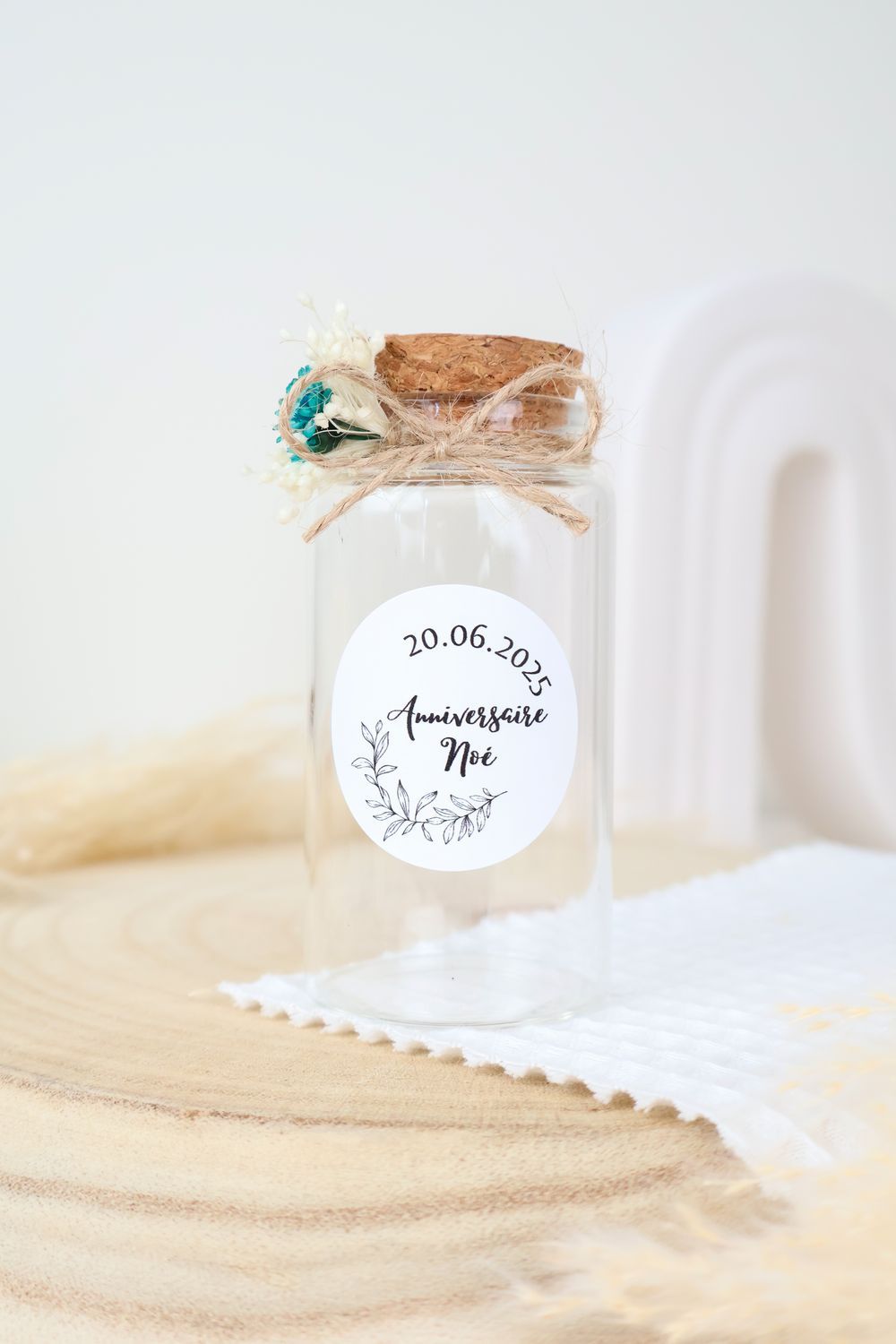 Pot en verre personnalisé 120 ml pour anniversaire avec sticker et ruban