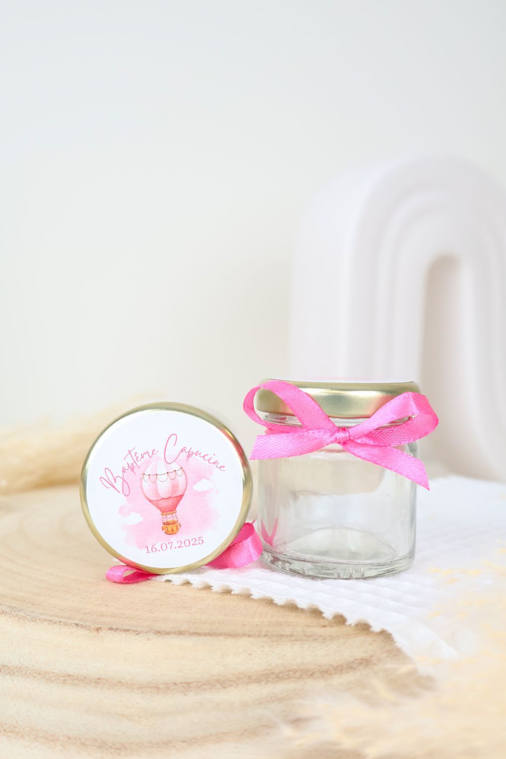 Pot en verre 40 ml personnalisé pour baptême avec sticker et ruban