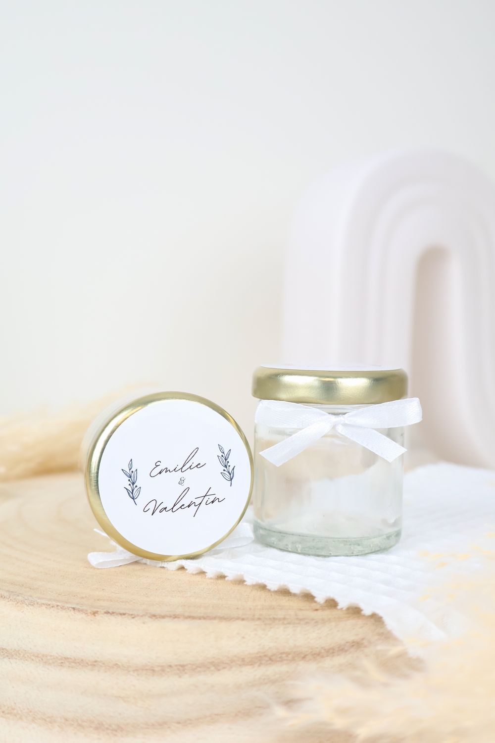 Pot en verre 40 ml personnalisé pour mariage avec sticker et ruban