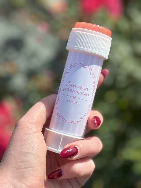 Custom bachelorette party party poppers – Festive accessory