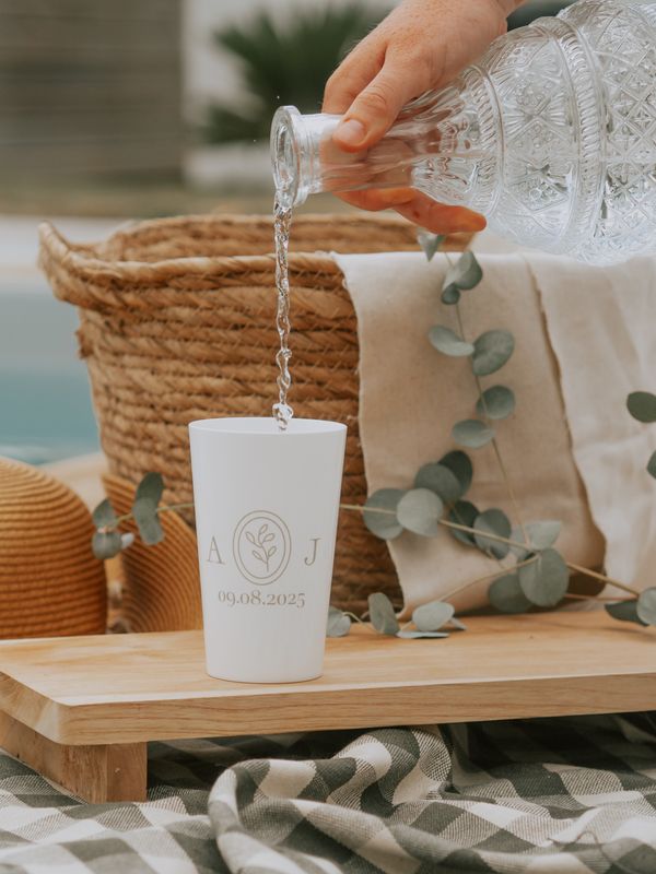 Personalized wedding cups – A chic and reusable souvenir