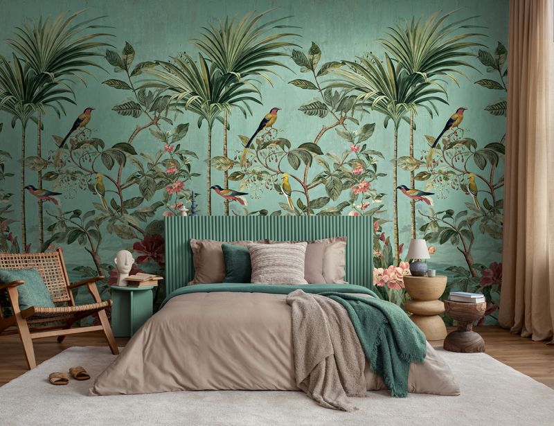Motivtapete mit Exotischen Vögeln, Palmen und Blüten im botanischen Design