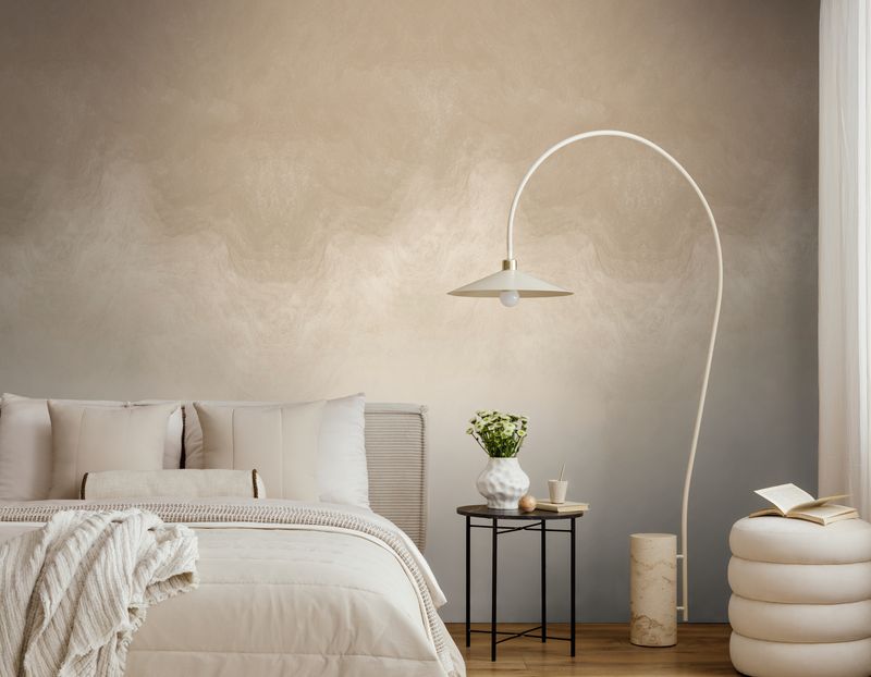 Motivtapete mit mit abstraktem Farbverlauf im soften Aquarellstil matt glatt Beige