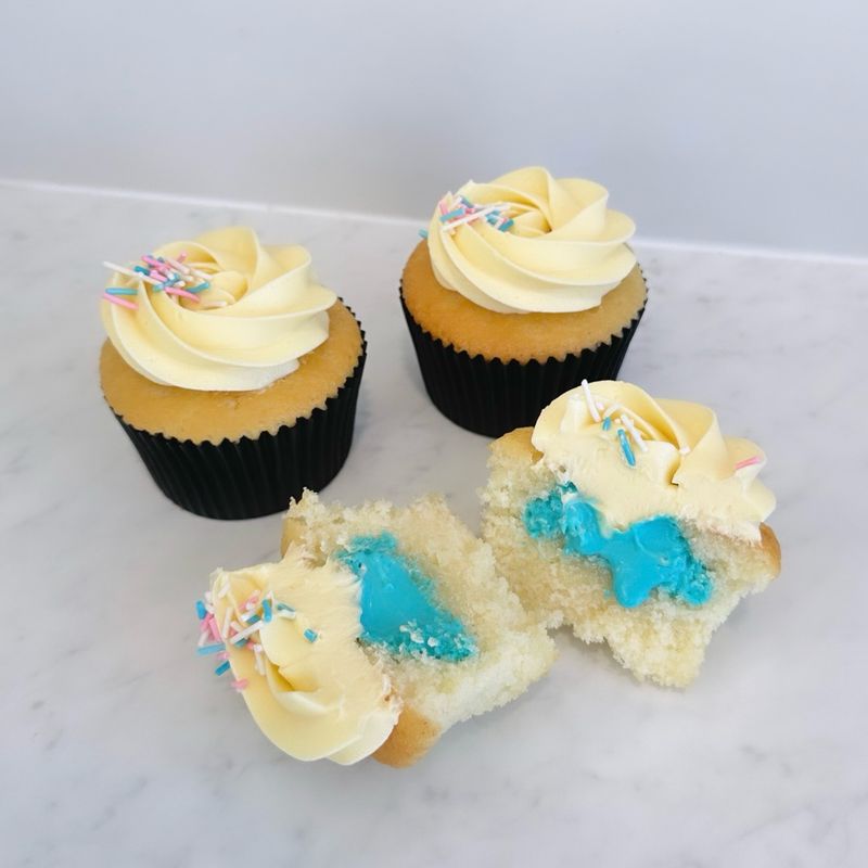 2 x GENDER REVEAL CUPCAKES
